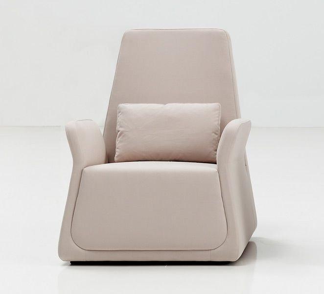 Pío-Pío Lounge Chair