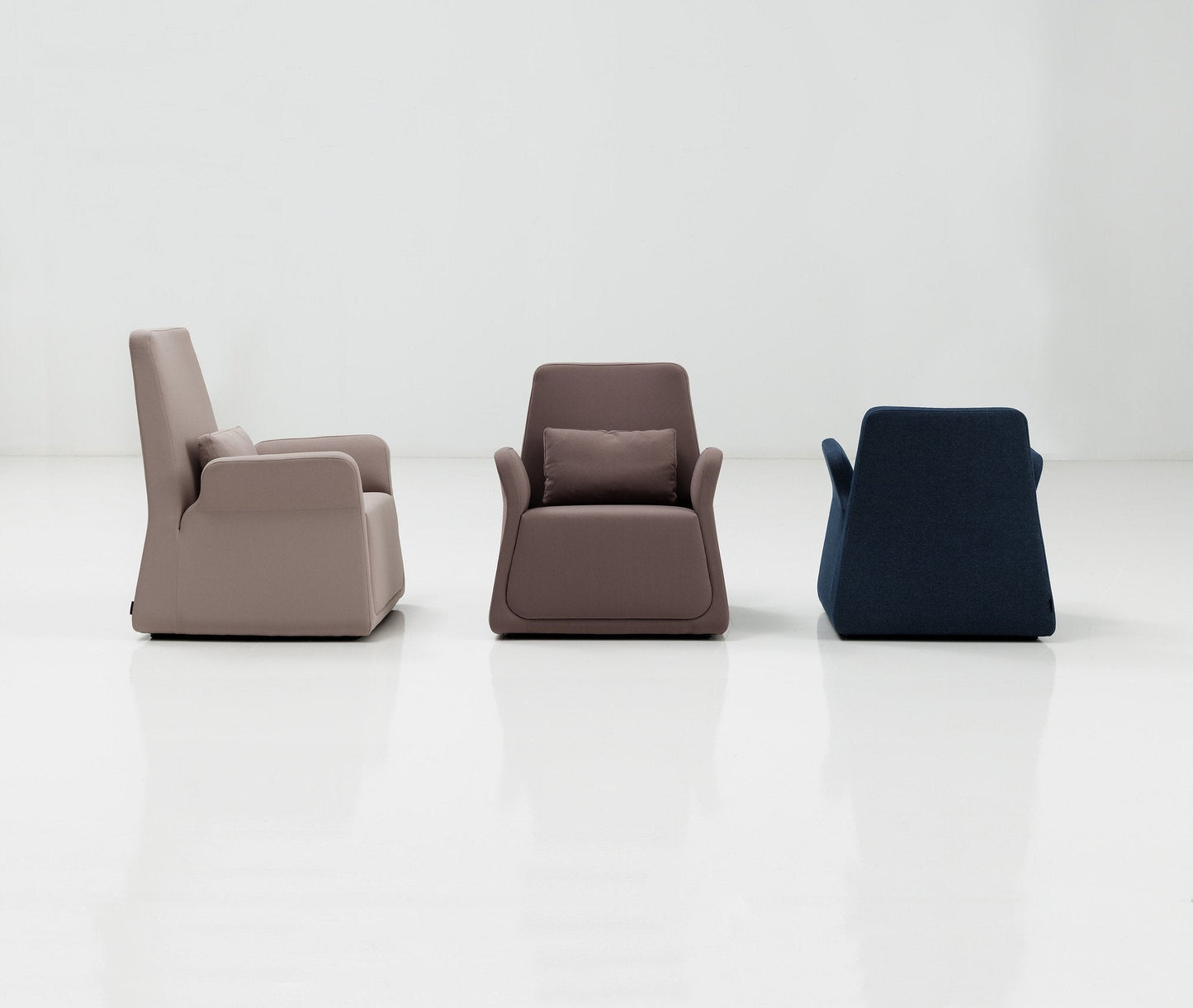 Pío-Pío Lounge Chair