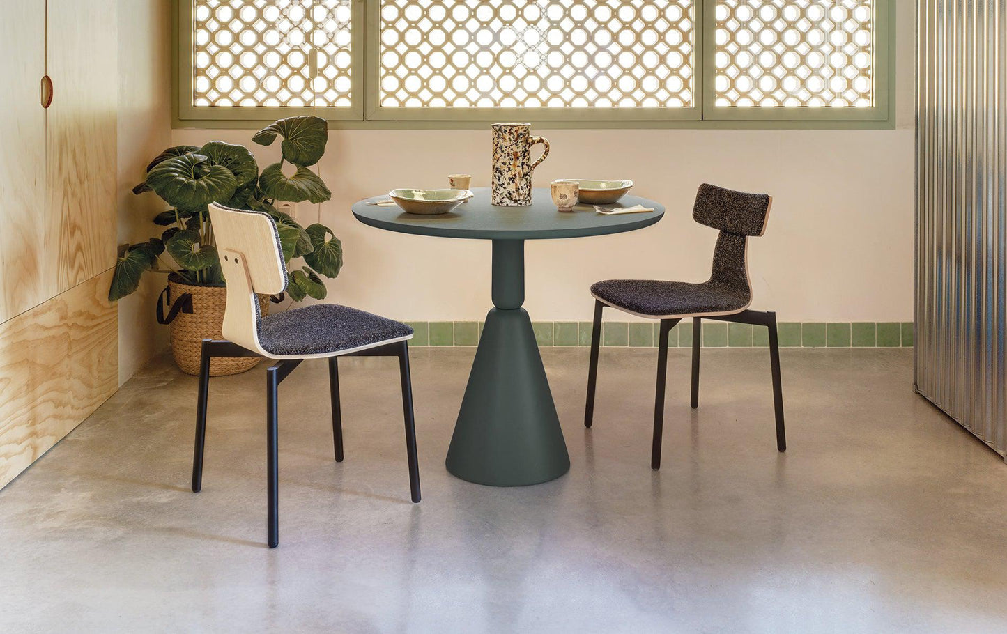 Pion Dining Table