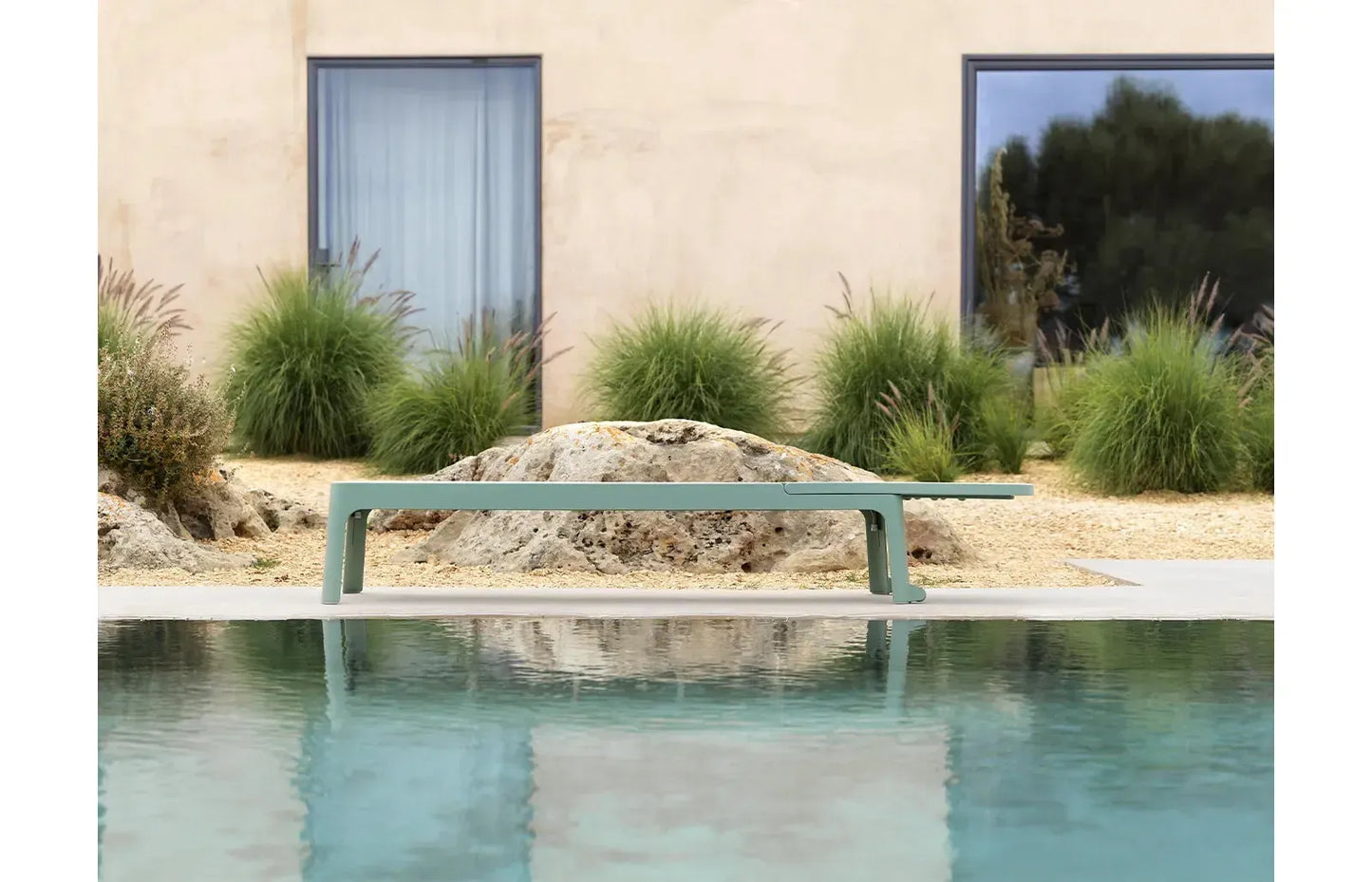 Plano Lounger-Contract Furniture Store for hospitality, leisure & commercial projects