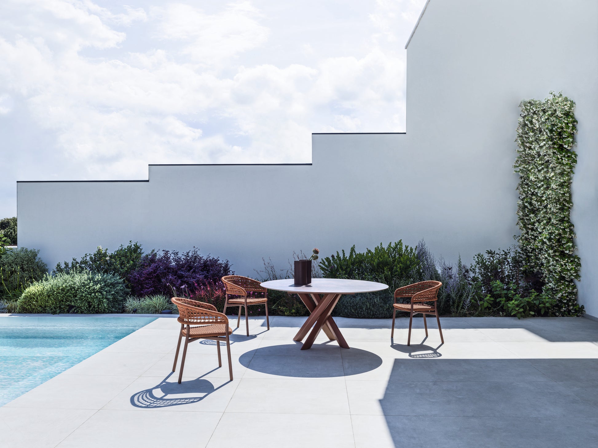 Plinto 24612 Armchair-Contract Furniture Store for hospitality, leisure & commercial projects