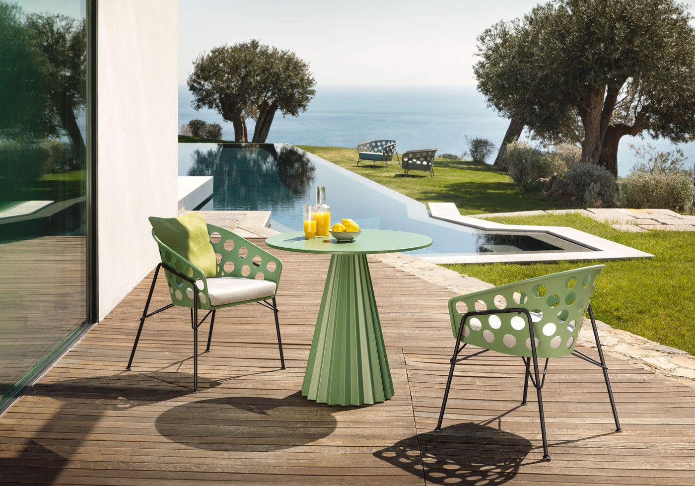 Plissé Bistro Table