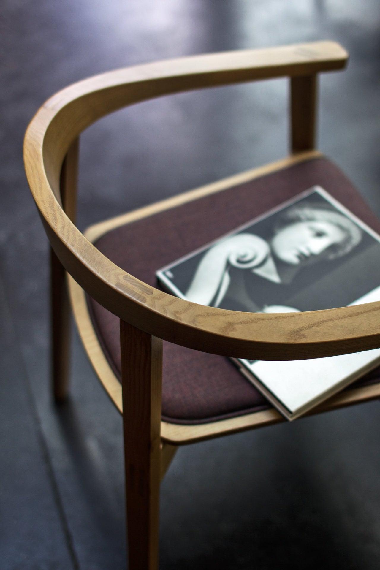 Plug 2001 PO Armchair-Contract Furniture Store for hospitality, leisure & commercial projects