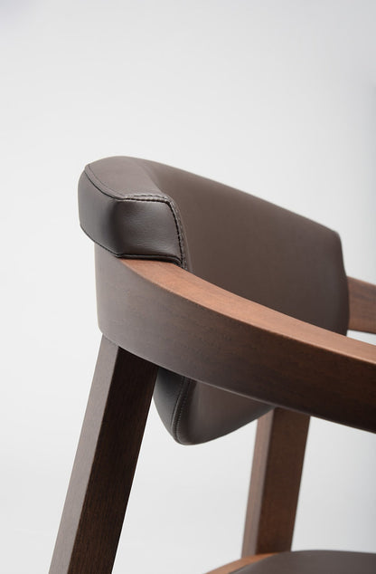 Plug 2052 PO Armchair-Contract Furniture Store for hospitality, leisure & commercial projects