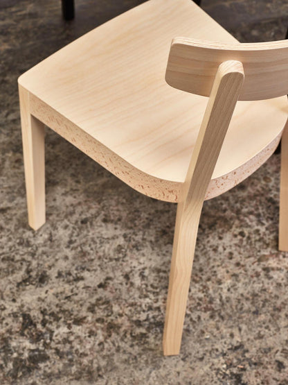 Prag Chair