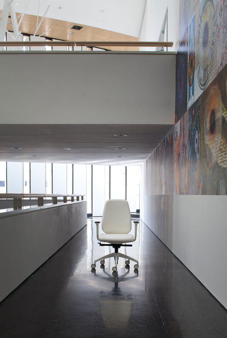 Pratica Task Chair