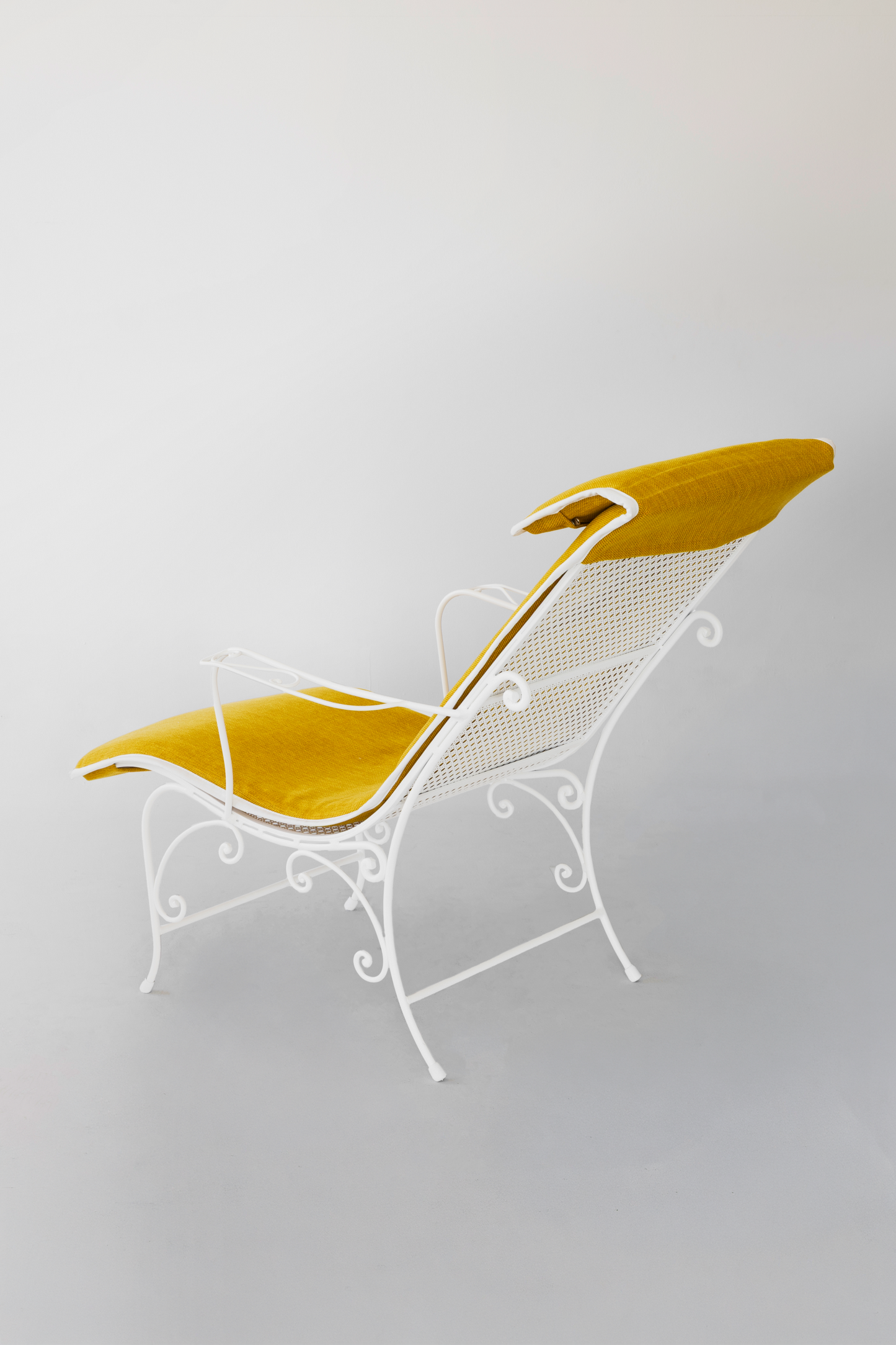 Psathi Lounger-Contract Furniture Store for hospitality, leisure & commercial projects