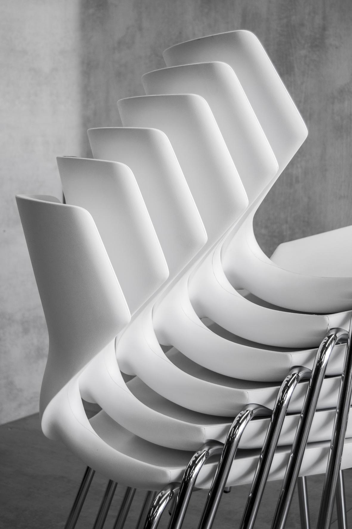 Quo 910 Side Chair