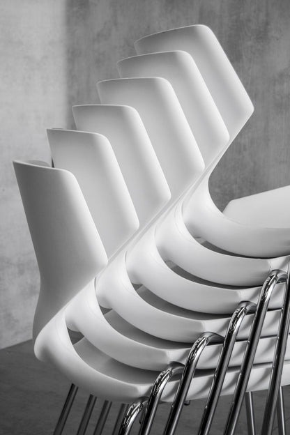 Quo 910 Side Chair