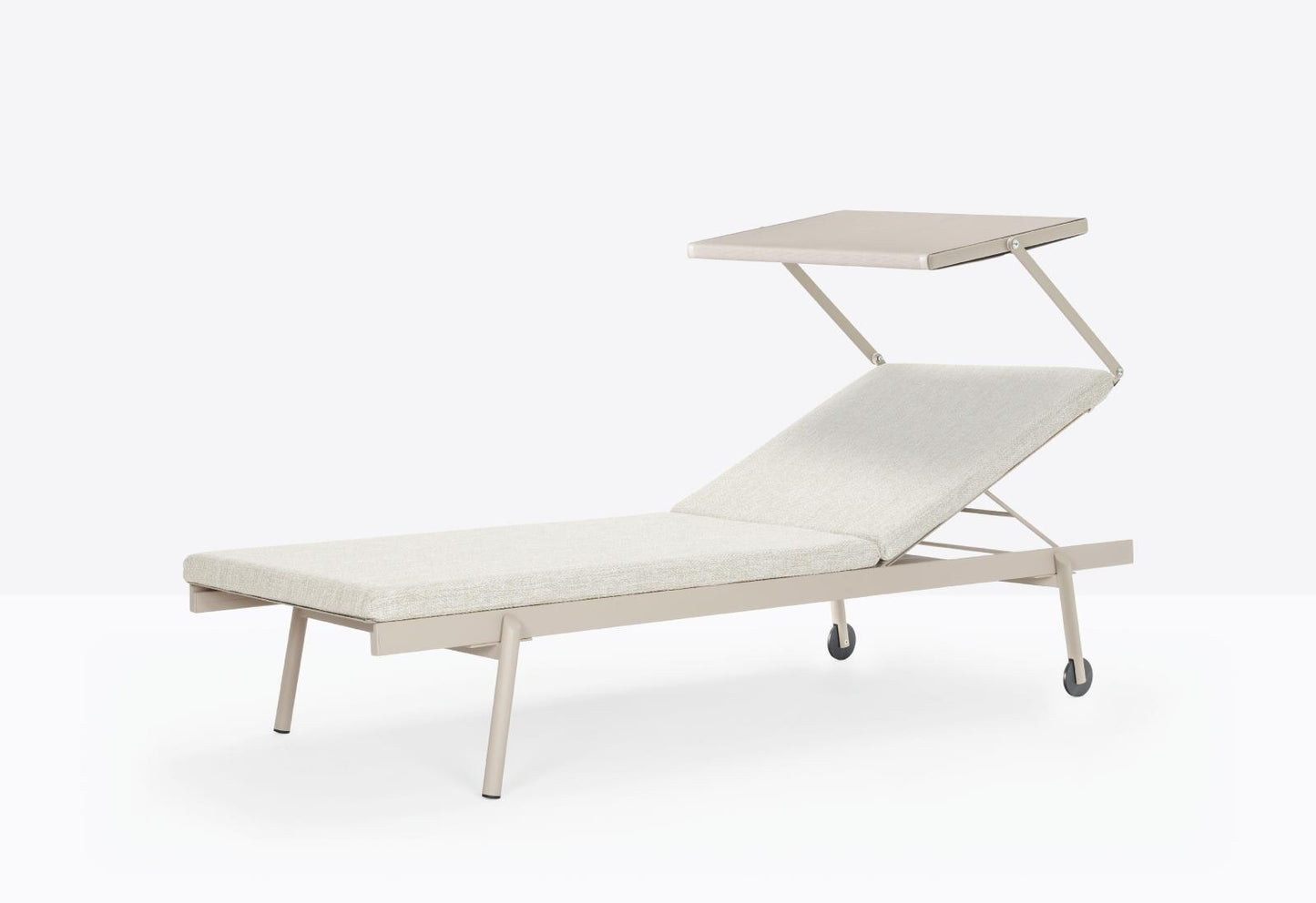 Rail Lounger-Contract Furniture Store for hospitality, leisure & commercial projects