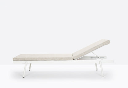 Rail Lounger-Contract Furniture Store for hospitality, leisure & commercial projects