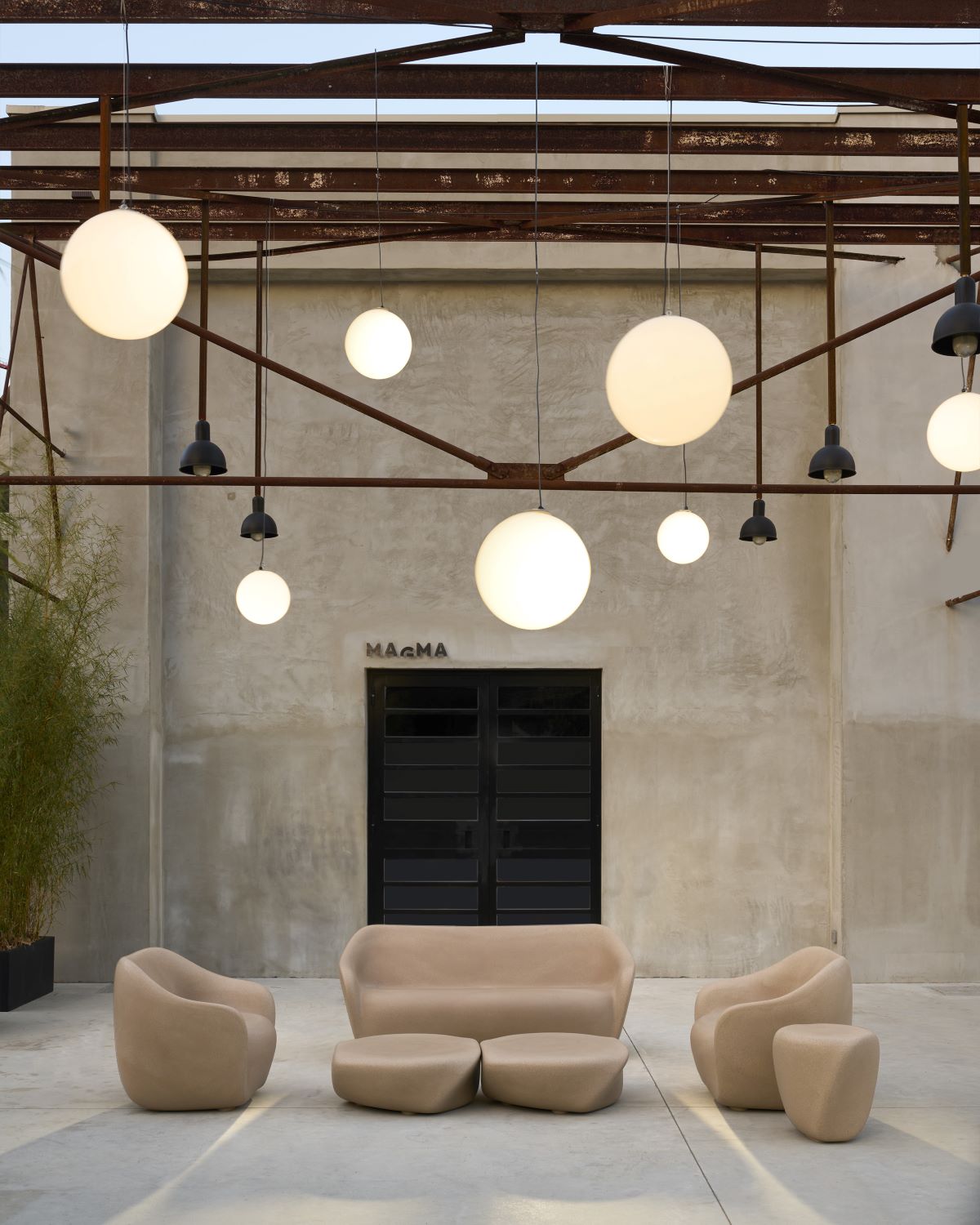 Reborn Chair-Contract Furniture Store for hospitality, leisure & commercial projects