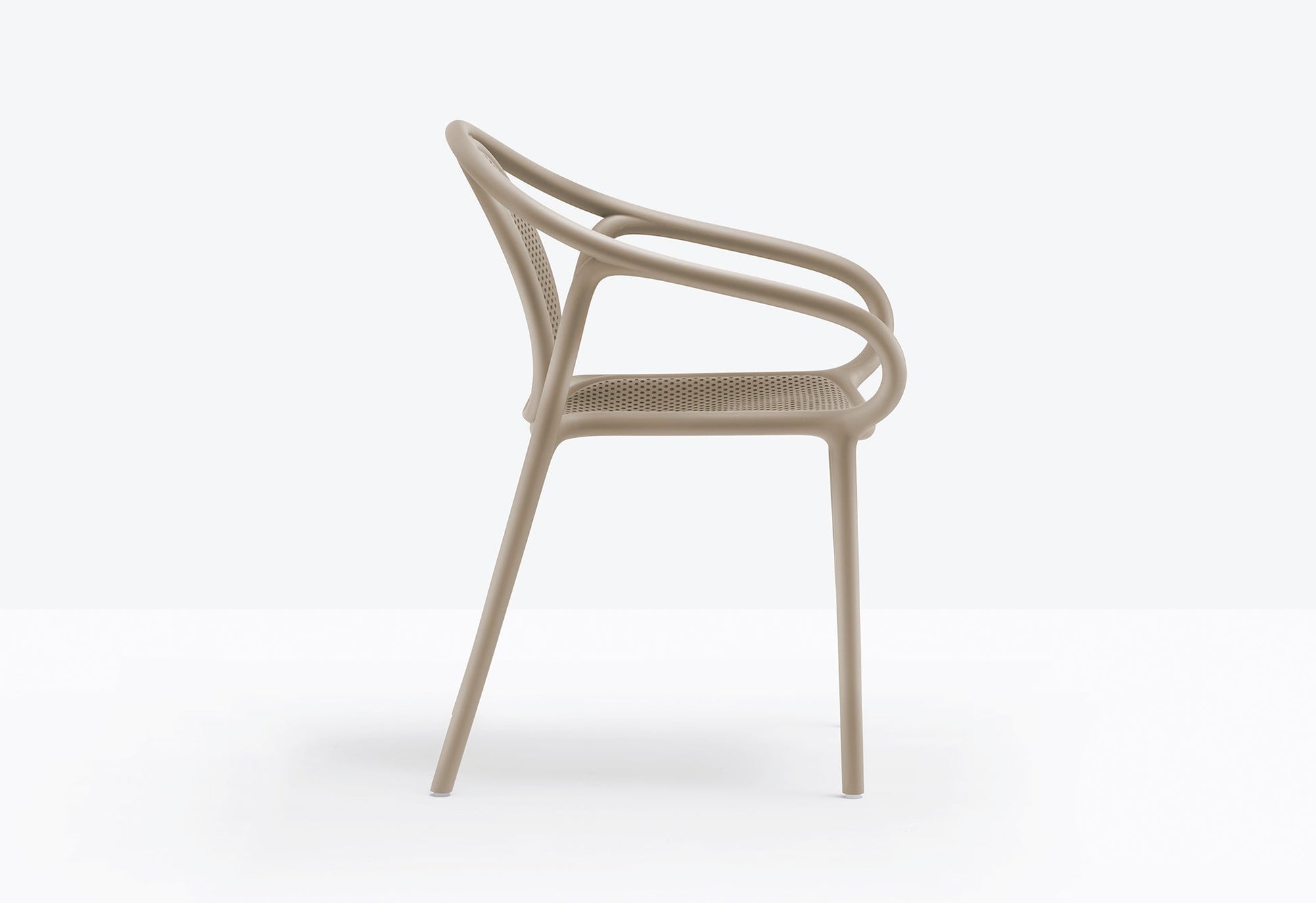 Remind 3735 Armchair-Contract Furniture Store for hospitality, leisure & commercial projects