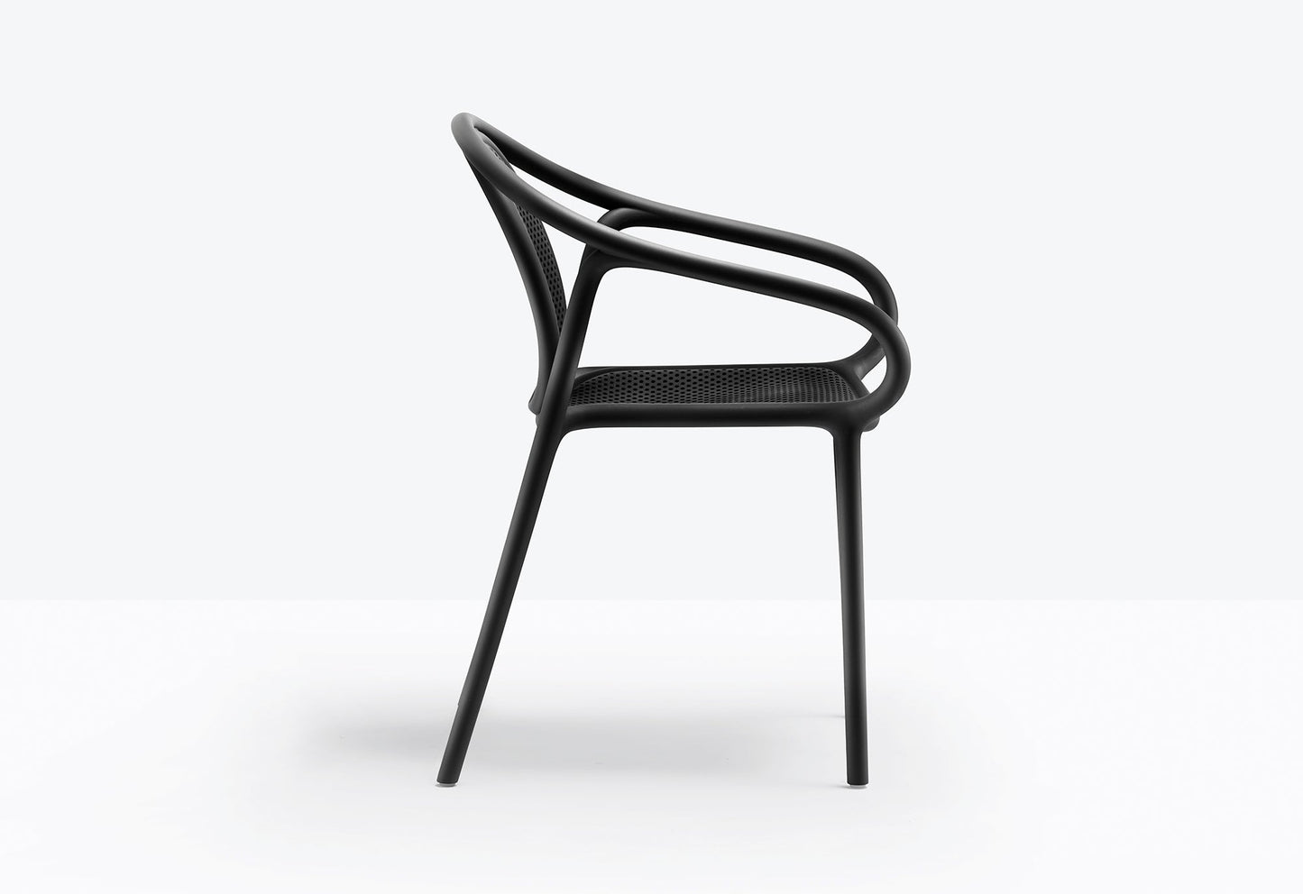 Remind 3735 Armchair-Contract Furniture Store for hospitality, leisure & commercial projects