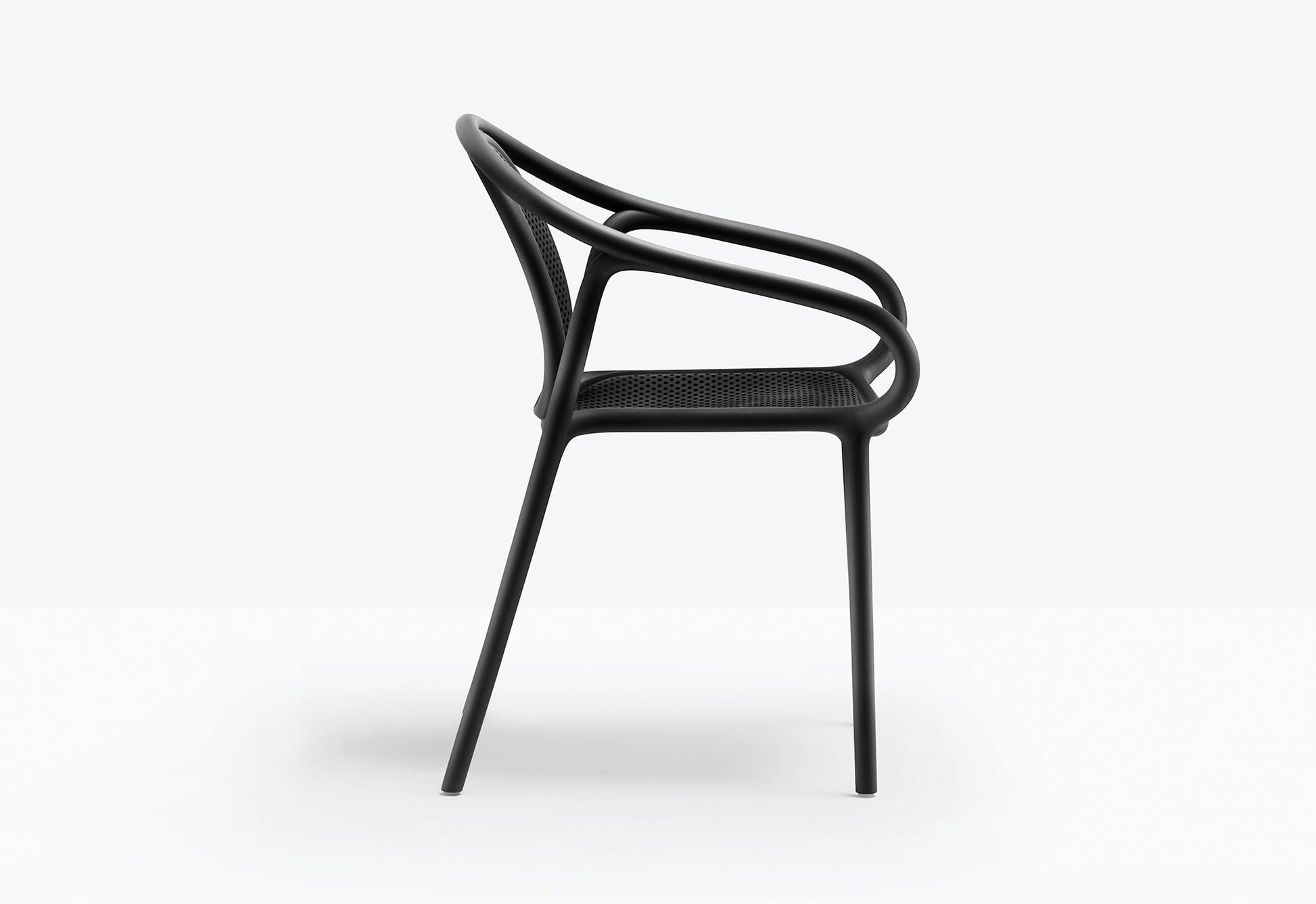 Remind 3735 Armchair-Contract Furniture Store for hospitality, leisure & commercial projects