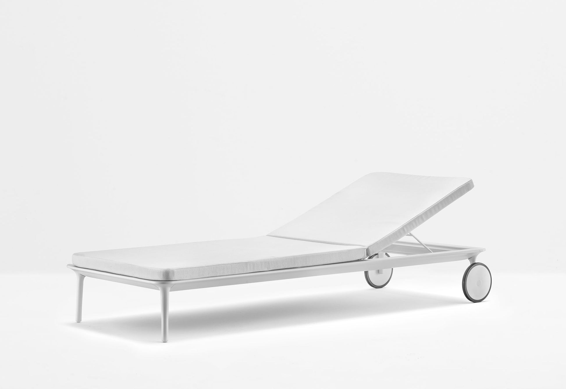 Reva Lounger
