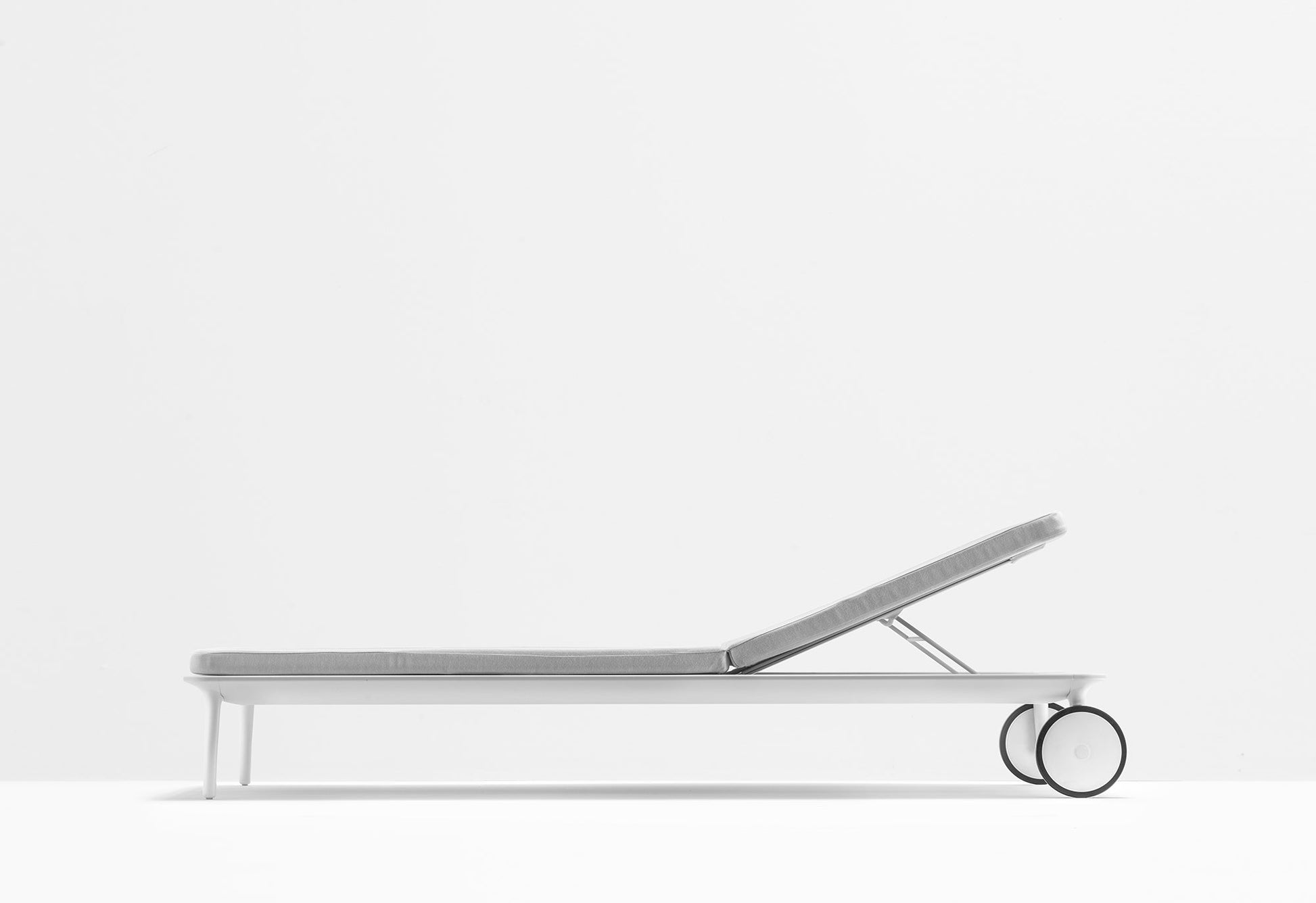 Reva Lounger