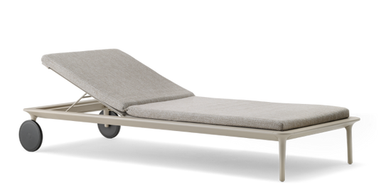 Reva Lounger
