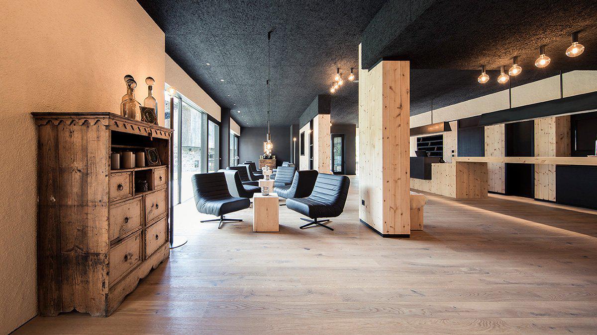 Riffel Lounge Chair