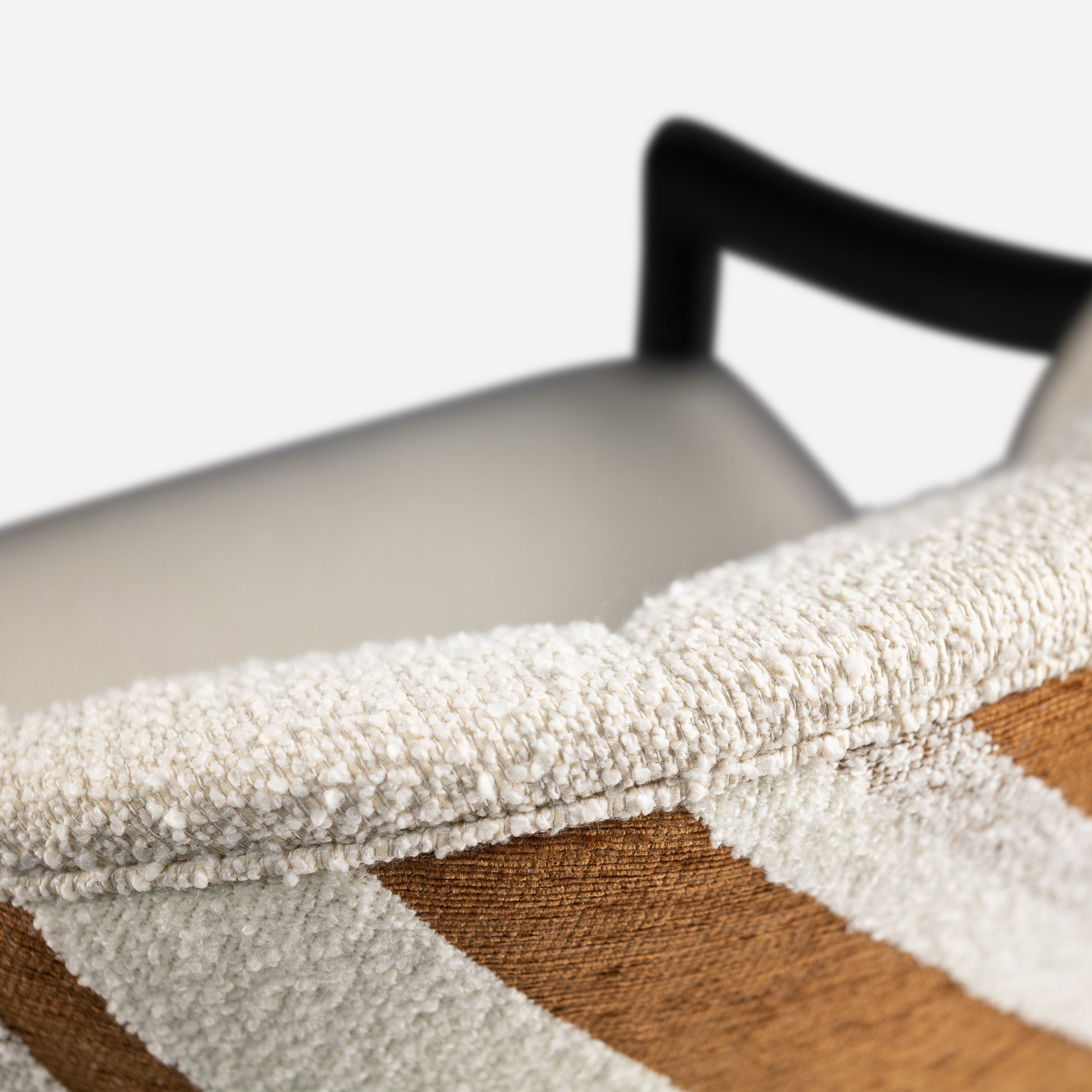 Robin Lounge Armchair-Contract Furniture Store for hospitality, leisure & commercial projects