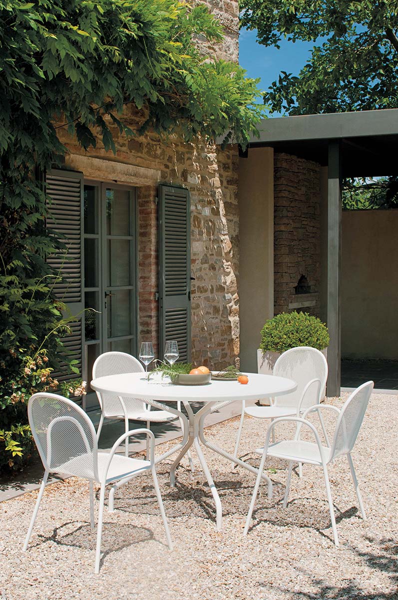 Ronda 116 Armchair-Contract Furniture Store for hospitality, leisure & commercial projects