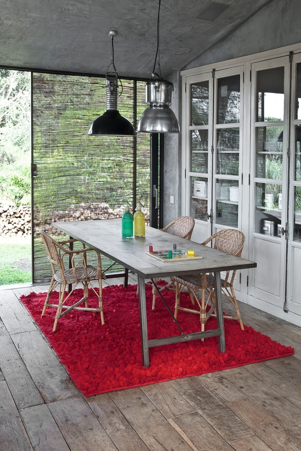 Roses Red Rug-Contract Furniture Store for hospitality, leisure & commercial projects