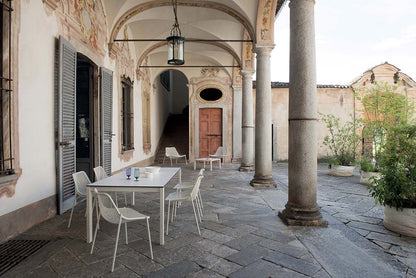 Round 466 Armchair-Contract Furniture Store for hospitality, leisure & commercial projects