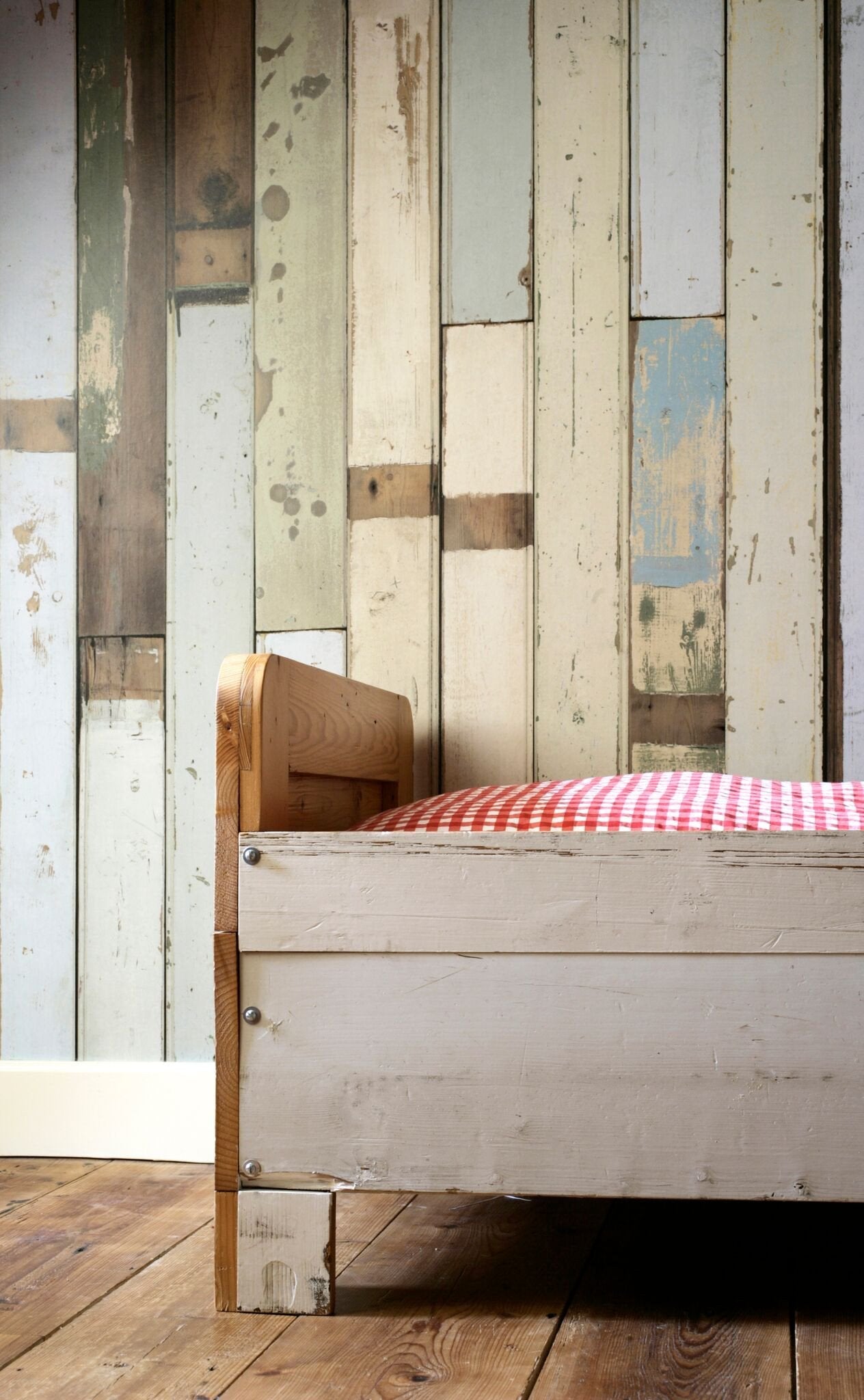 Scrapwood Wallpaper PHE-03