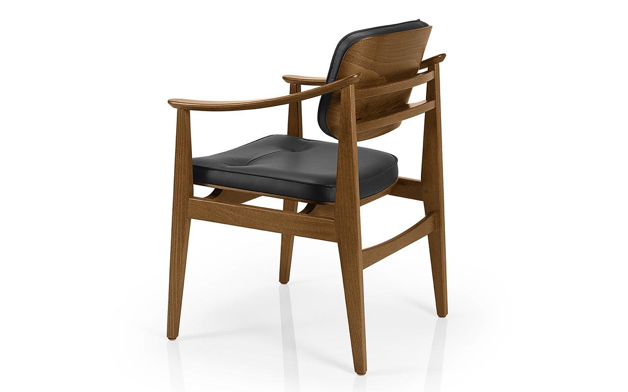 Shanna M1056WUUST Armchair