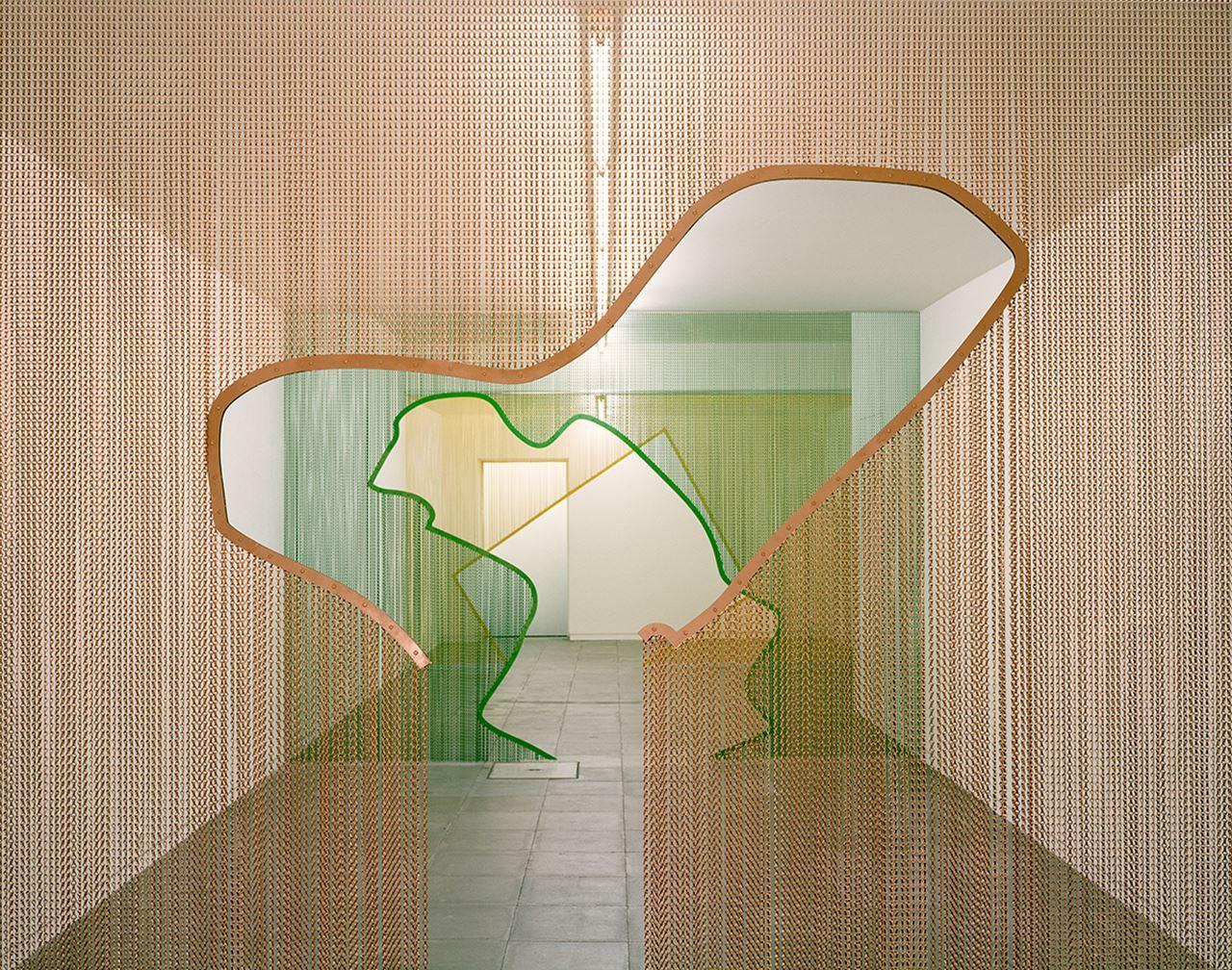 Shape Frame Room Divider-Contract Furniture Store for hospitality, leisure & commercial projects