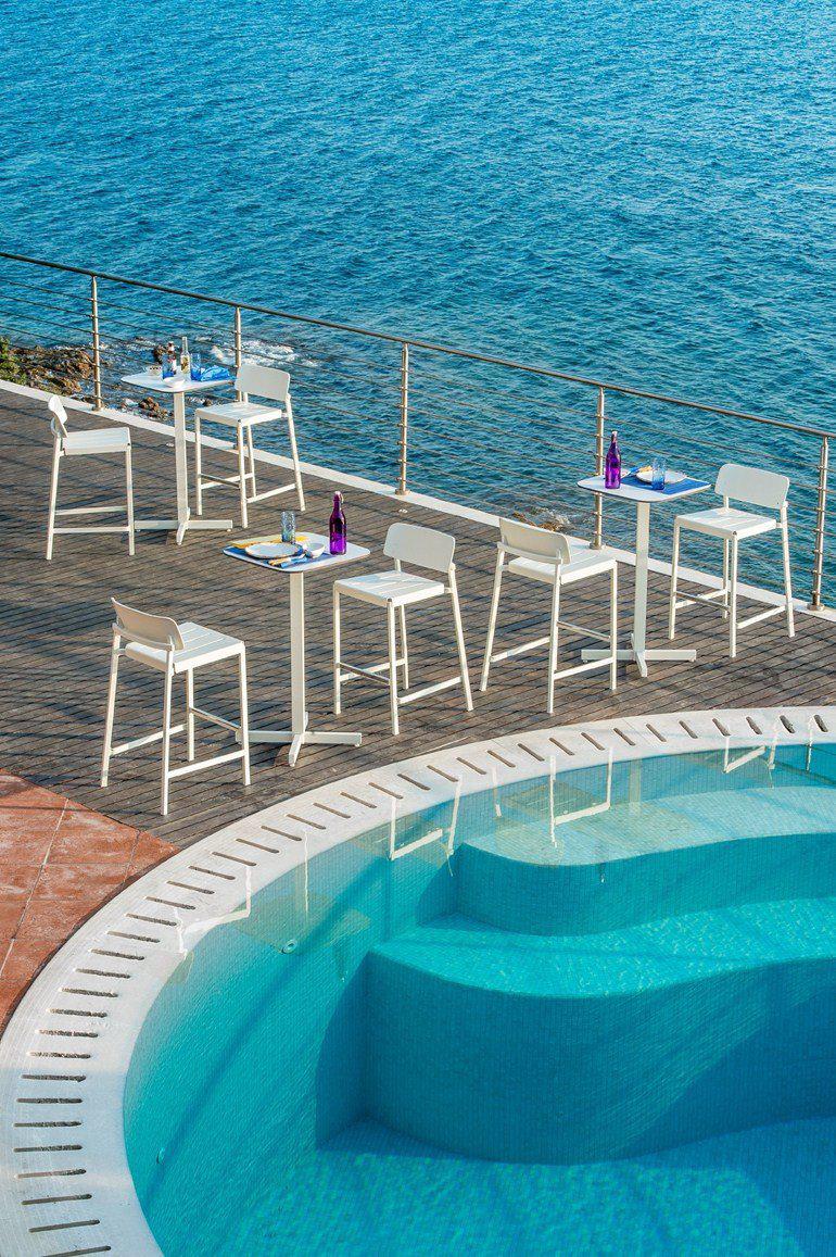 Shine Poseur Table