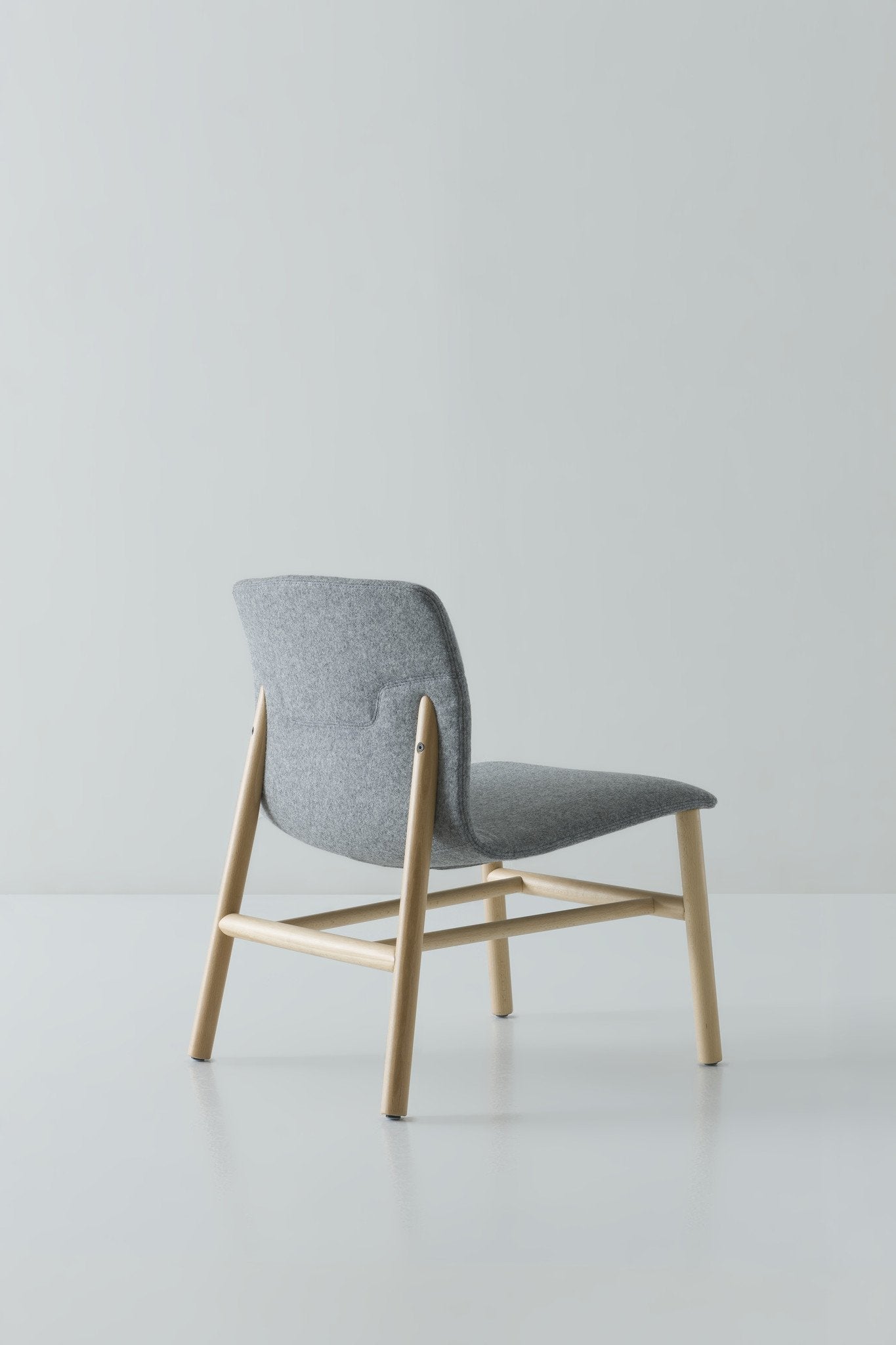 Slot L GL Uphol Lounge Chair-Contract Furniture Store for hospitality, leisure & commercial projects