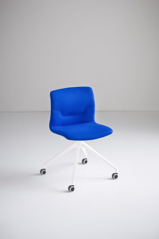 Slot UR Uphol Side Chair