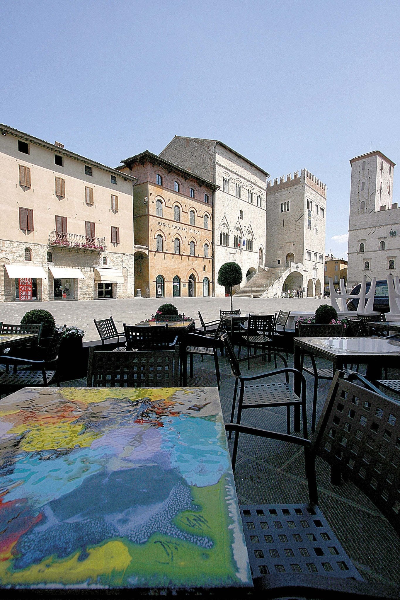 Smart Dining Table-Contract Furniture Store for hospitality, leisure & commercial projects