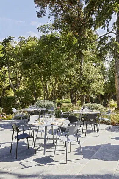 So'O 3261 Dining Table-Contract Furniture Store for hospitality, leisure & commercial projects