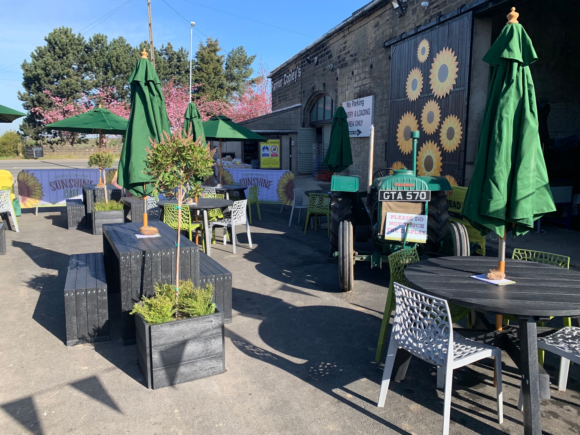 Space Saver Set-Contract Furniture Store for hospitality, leisure & commercial projects