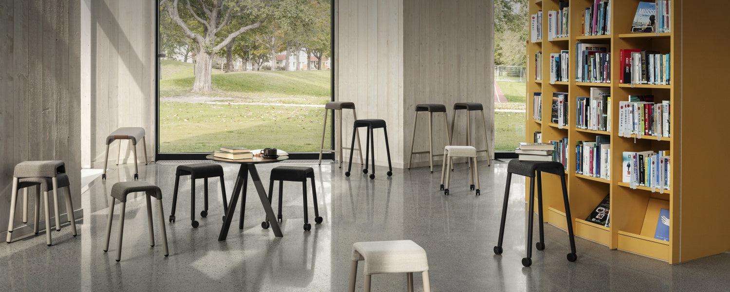 Stroll 65 Wheels High Stool