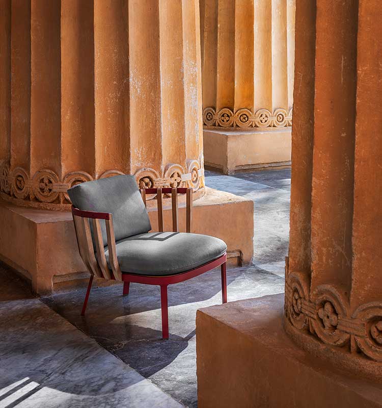 Swing Club Armchair-Contract Furniture Store for hospitality, leisure & commercial projects