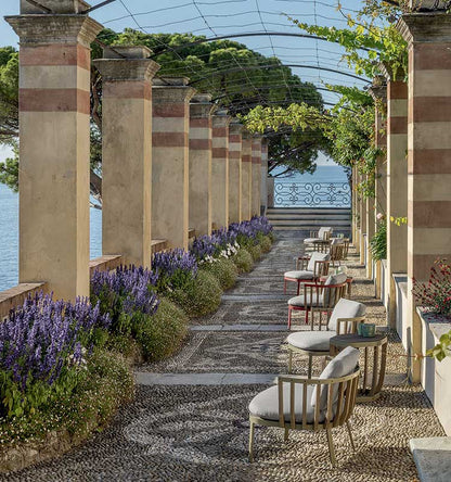 Swing Club Armchair-Contract Furniture Store for hospitality, leisure & commercial projects