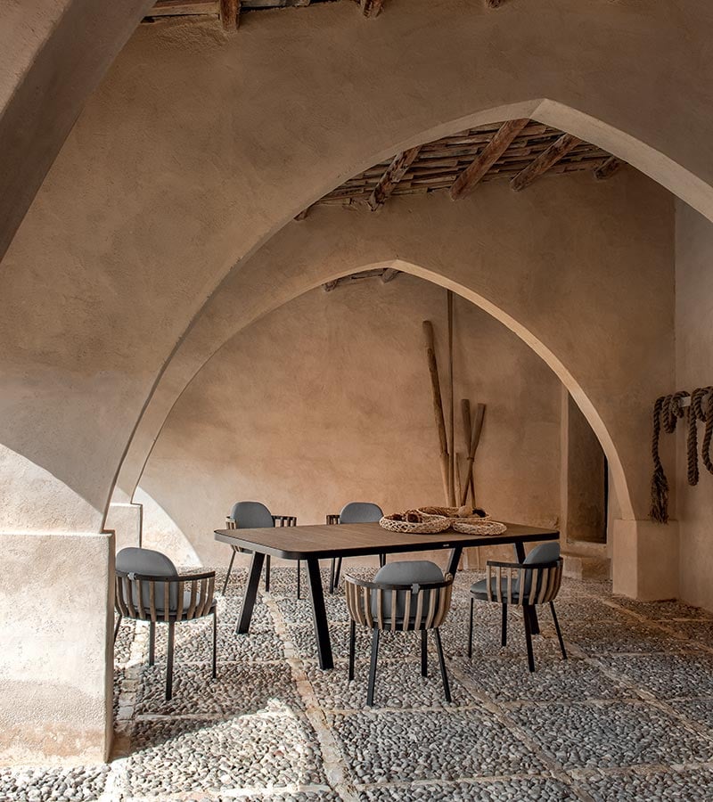 Swing Dining Armchair-Contract Furniture Store for hospitality, leisure & commercial projects