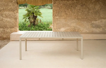 Tevere 147 Extensible Table-Contract Furniture Store for hospitality, leisure & commercial projects