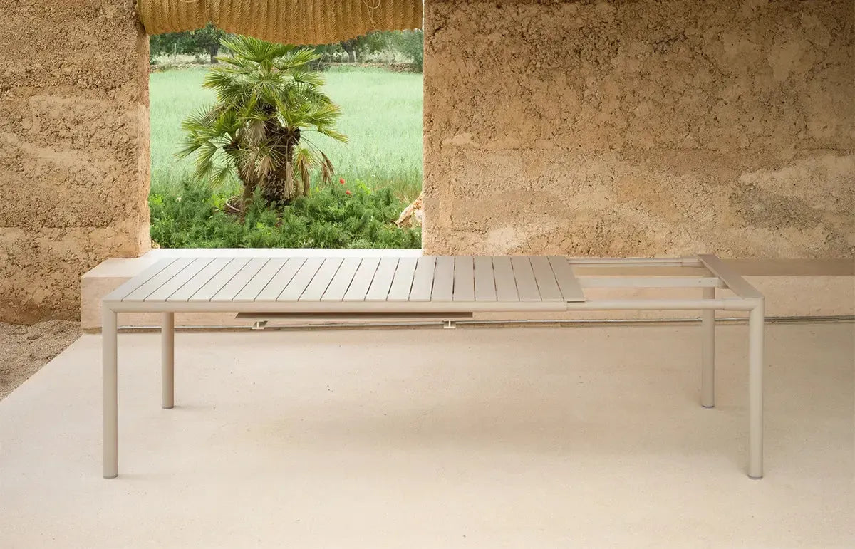 Tevere 147 Extensible Table-Contract Furniture Store for hospitality, leisure & commercial projects