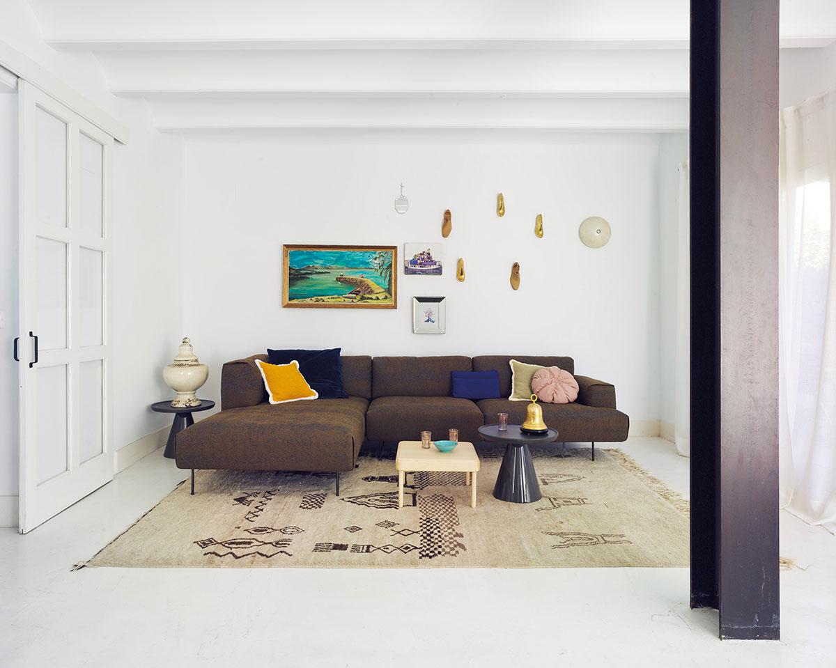 Tiptoe Sofa