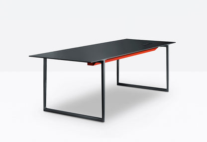 Toa Desk-Contract Furniture Store for hospitality, leisure & commercial projects