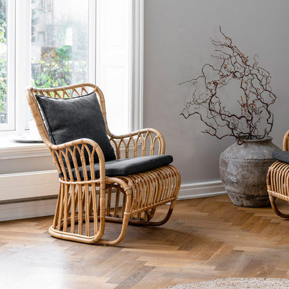 Tulip Lounge Chair-Contract Furniture Store for hospitality, leisure & commercial projects