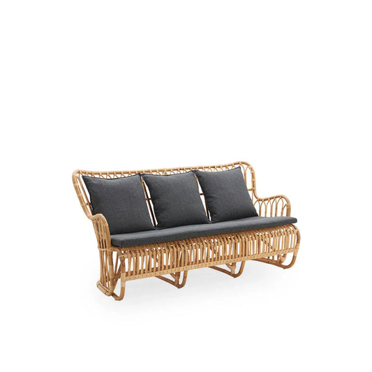 Tulip Sofa-Contract Furniture Store for hospitality, leisure & commercial projects