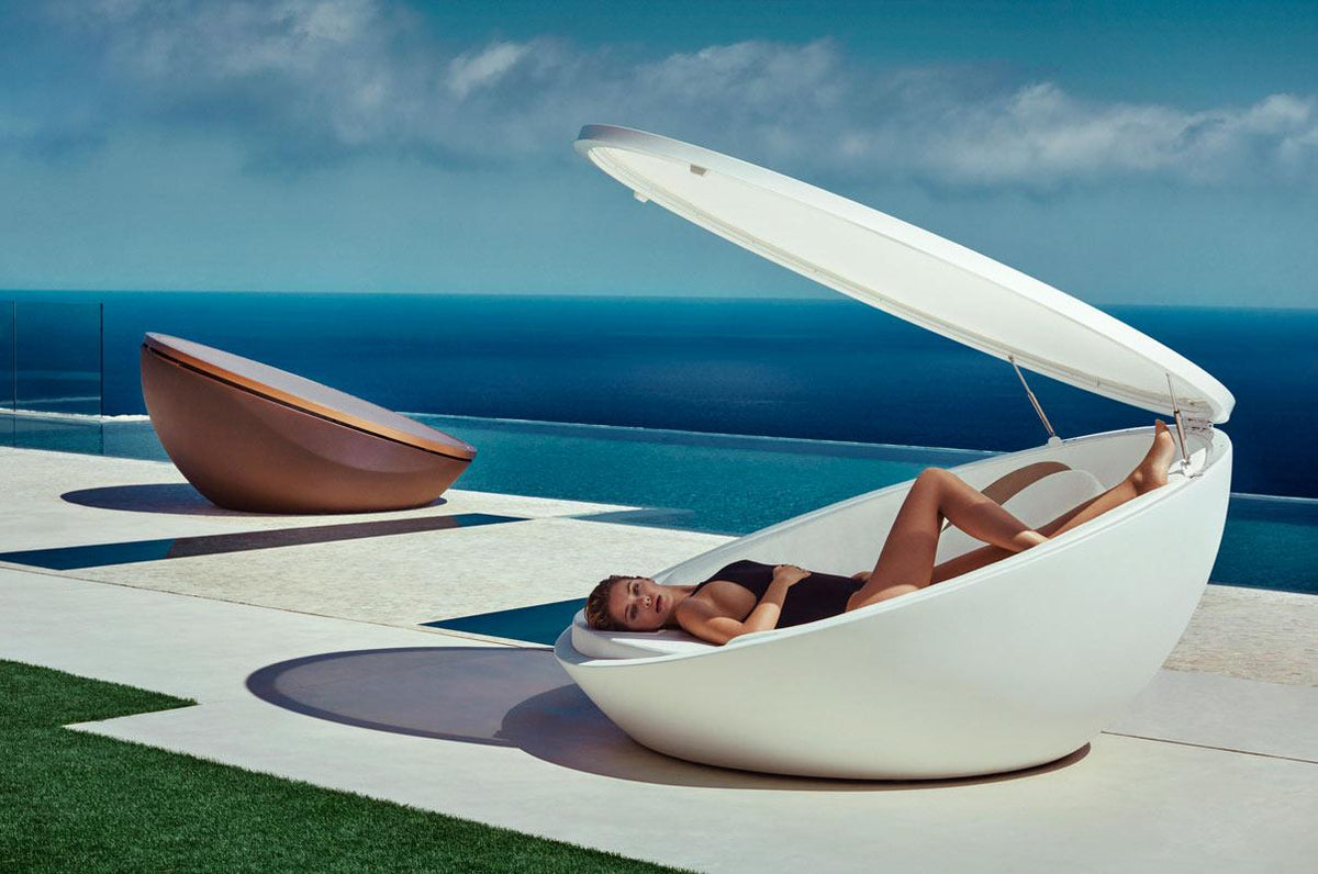 Ulm Day Bed c/w Folding Canopy-Vondom-Contract Furniture Store