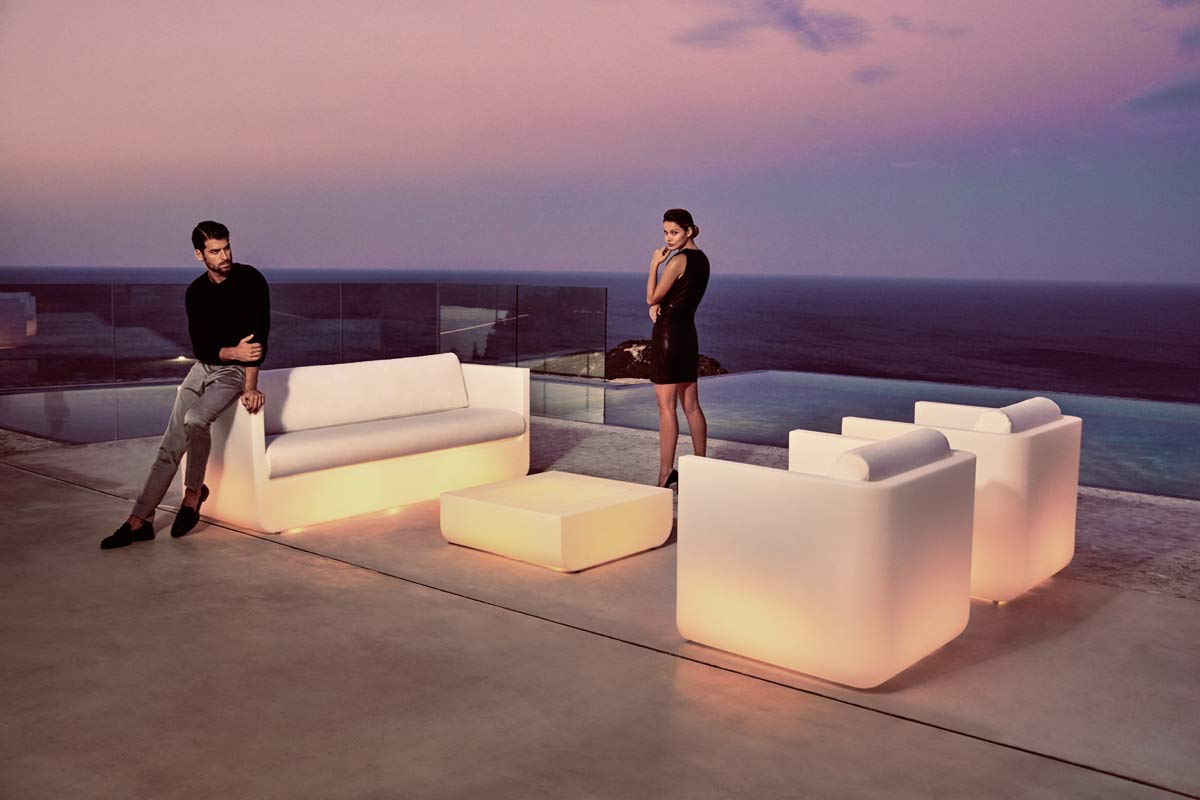 Ulm Sofa-Contract Furniture Store for hospitality, leisure & commercial projects