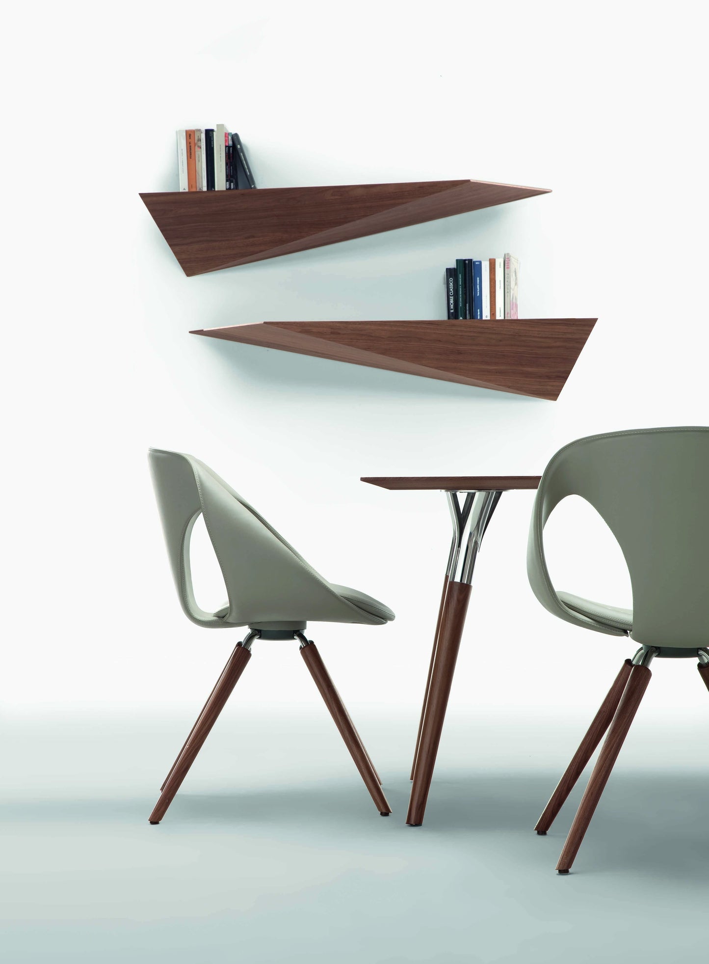 Up 907 Side Chair