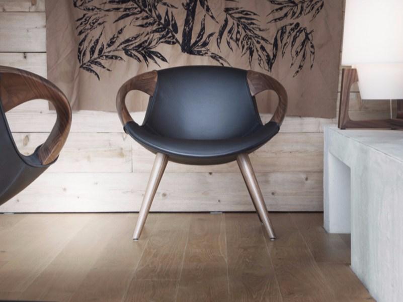 Up 917 Wooden Arms Lounge Chair